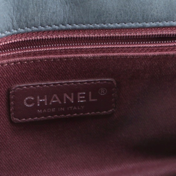 Chanel New Chic Diamond Quilted Medium Flap Bag - Picture 10 of 11